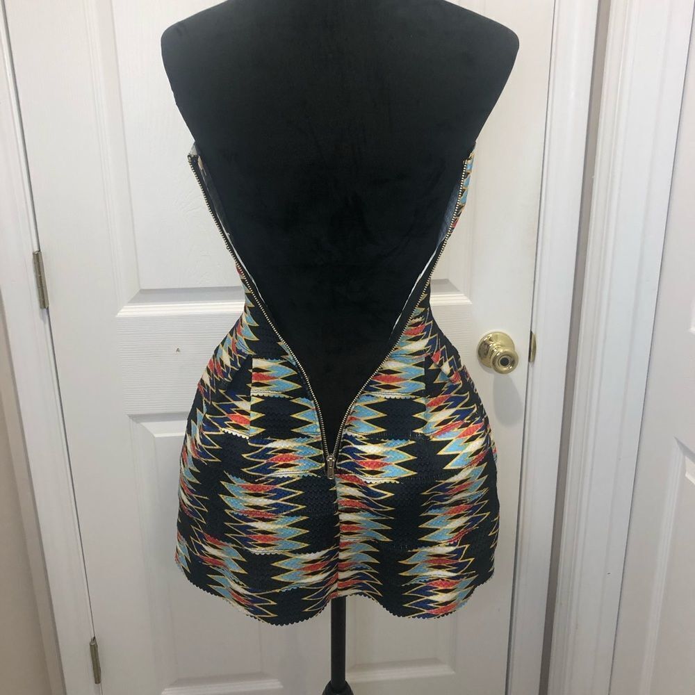 Luxxel strapless geometric design mini cocktail party dress, size small - Picture 8 of 10